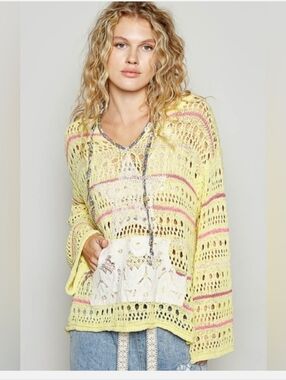 045 POL Light Yellow Crochet Top